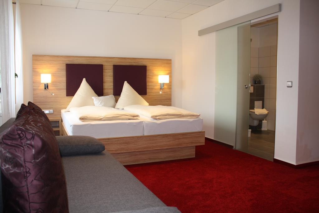 Hotel Zum Kuehlen Grunde Minden  Room photo